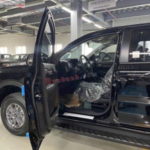 Xe Ford Ranger XLS 2.0L 4x2 AT 2024 Đen, Nội Thất Đen